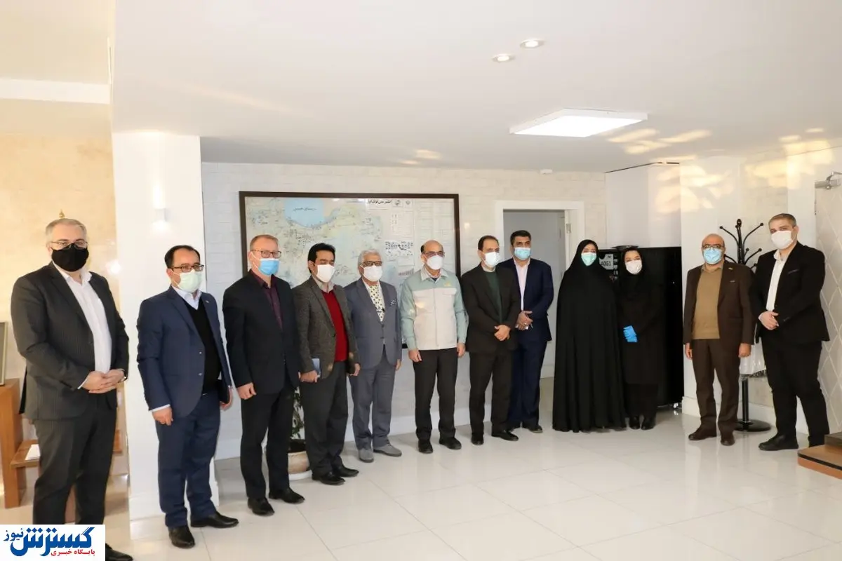 تقدیر از مدیرعامل و مدیر روابط‌عمومی فولاد مبارکه +تصاویر