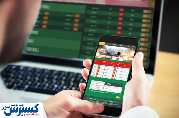 سه کلاه گشاد بر سر بازندگان شرط‌بندی