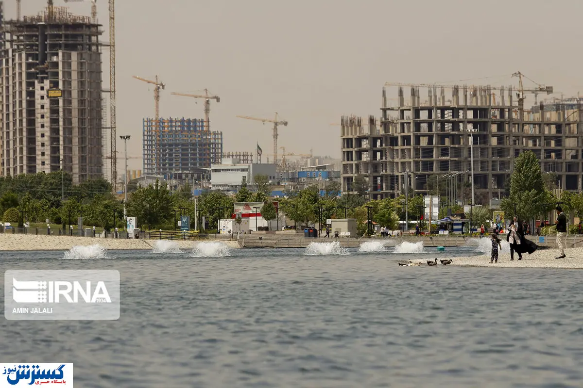 تمساح چیتگر اردک ماهی از آب درآمد