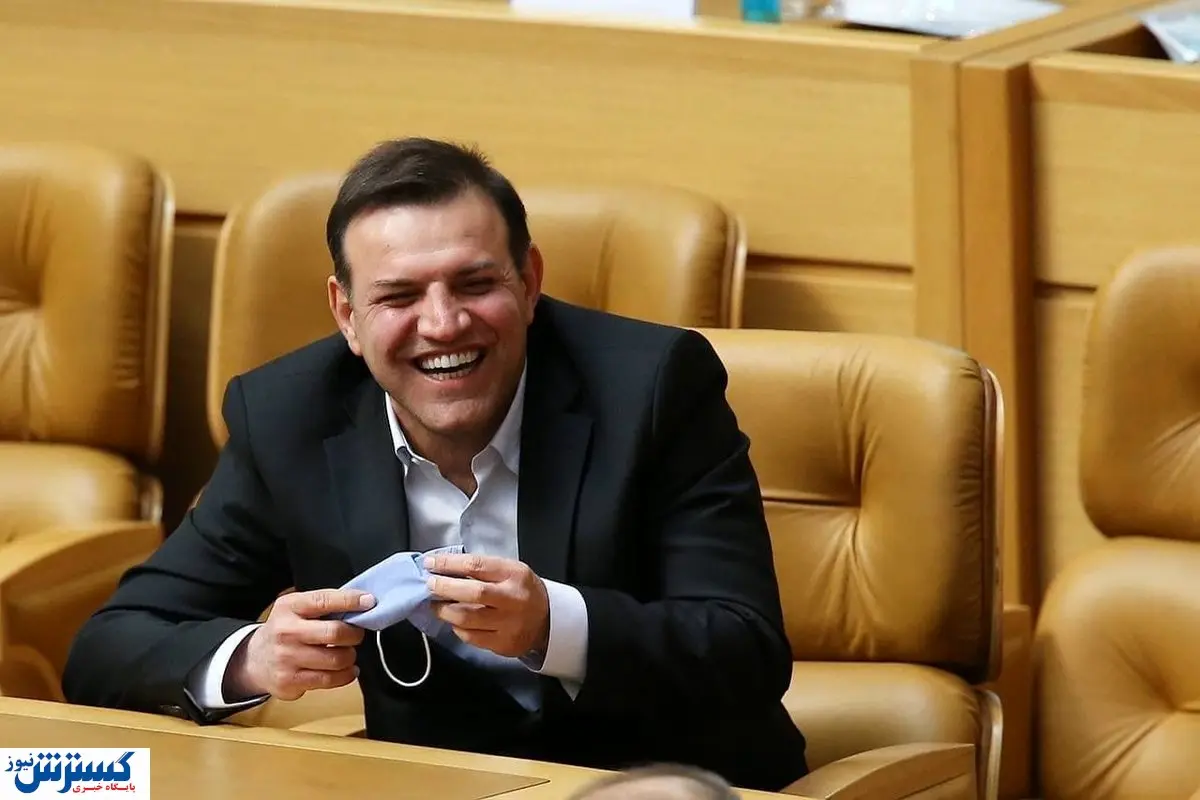 عزیزی خادم: خودم را خادم فوتبال ایران میدانم