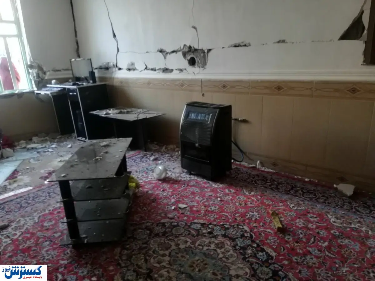 زلزله‌زدگان سی‌سخت: «نه کانکس داریم و نه چادر کافی»