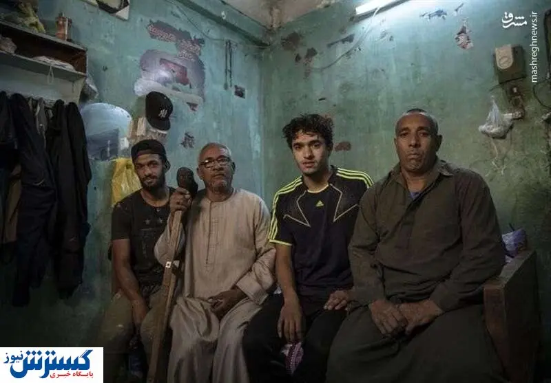 ستاره فوتبال مصر دست فروش شد!