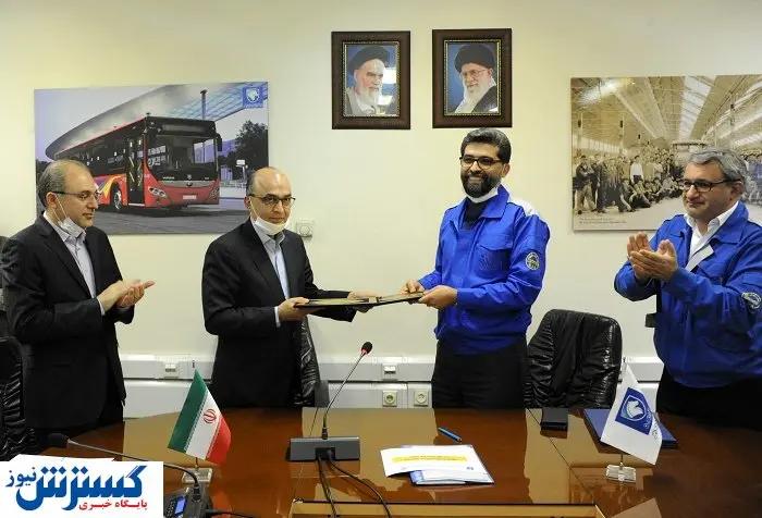 امضای تفاهمنامه میان ایران خودرو و بانک تجارت