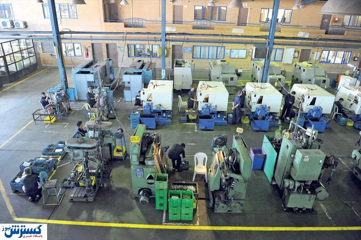 میزان اشتغال صنایع کوچک در واحدهای صنعتی چقدر است؟