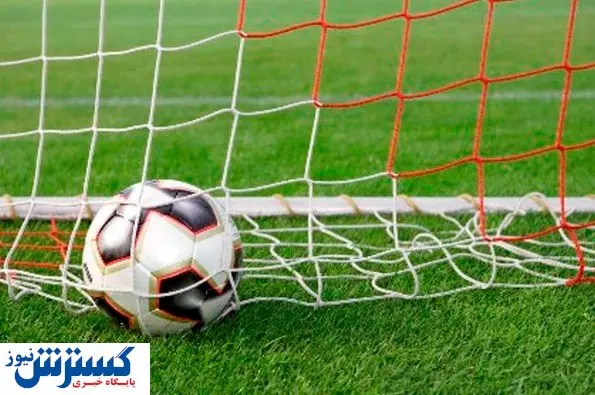 سیگار کشیدن سرمربی مشهور در ورزشگاه + عکس