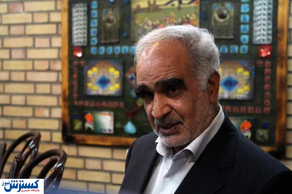 رئیس جمهوری که با موتور سیکلت رفت و آمد می کرد