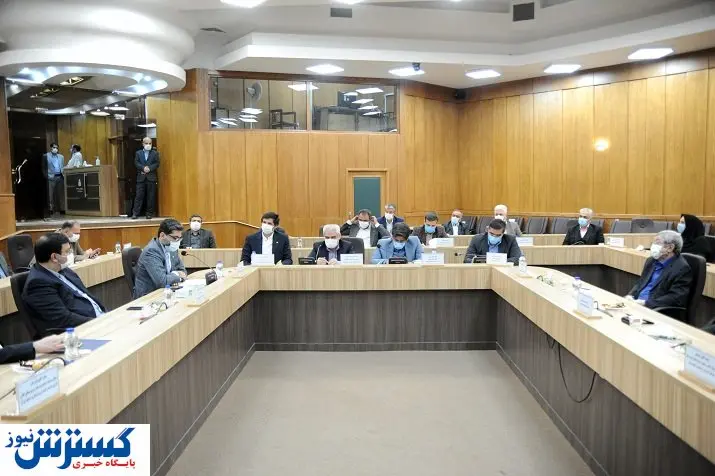 مقیمی: صنعت کشور نیازمند تصمیمات سخت و سریع است