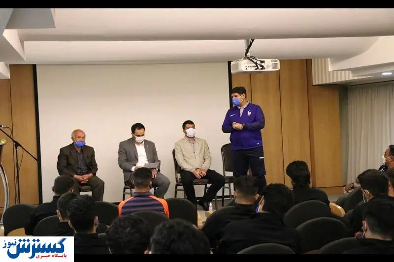 حضور مشاور مدیرعامل شرکت مس در جمع بازیکنان مس کرمان