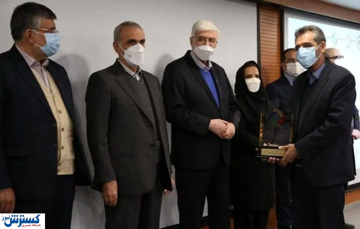 اهدای تندیس به ذوب آهن در حوزه مسئولیت های اجتماعی