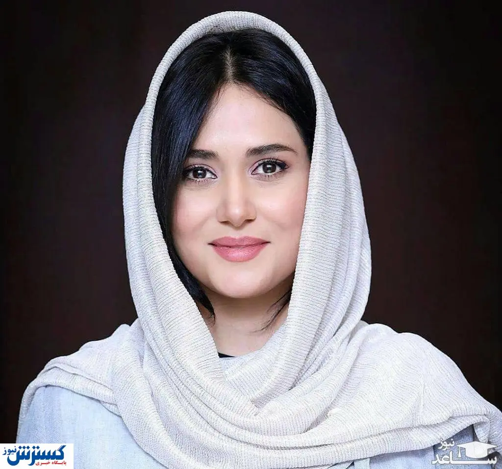 عکسی از پریناز ایزدیار با حلقه در دست