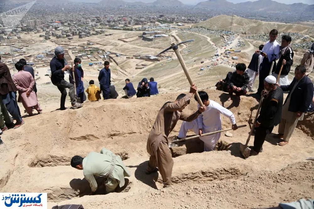 مراسم خاکسپاری شهدای حمله به مدرسه دخترانه + عکس