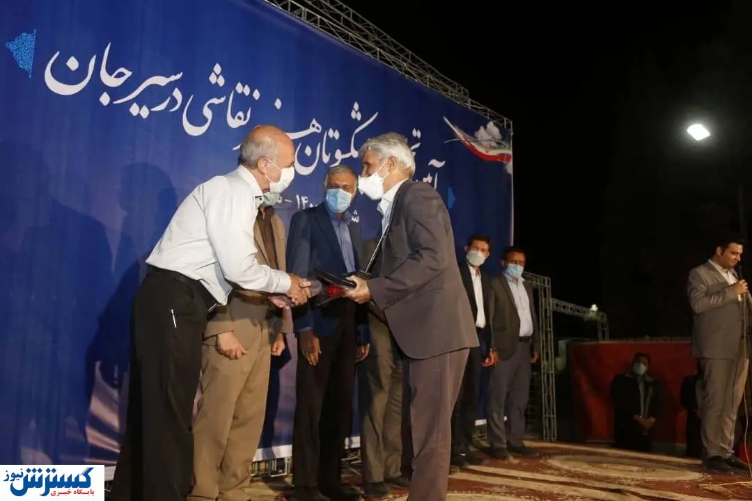 تجلیل از پیشکسوتان هنر نقاشی توسط گل‌گهر