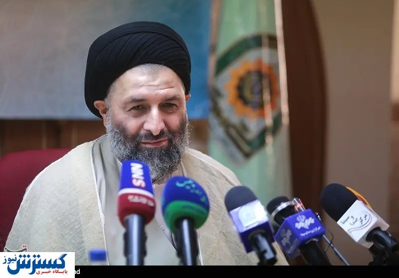 پلیس نباید روی مردم دست بلند کند