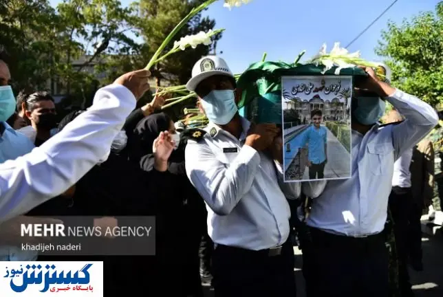 عکس جگرسوز از خواهر علی لندی بر سر مزار برادرش | تصاویر علی لندی