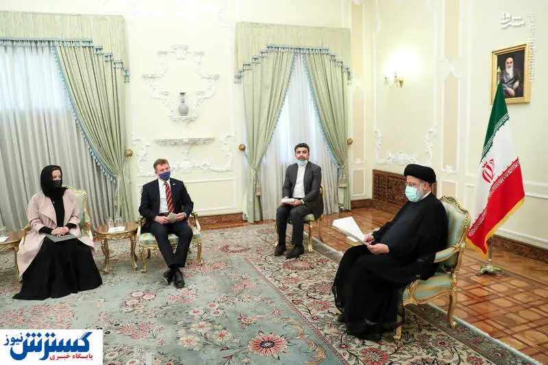 رئیسی هنگام دریافت استوارنامه سفیر جدید انگلیس+ عکس