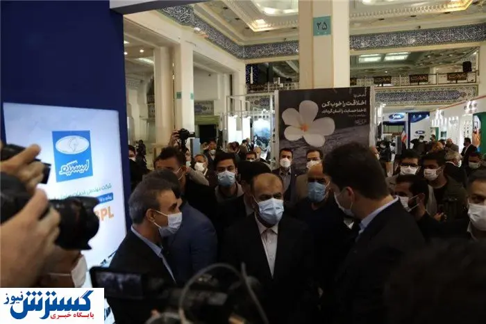 بازدید وزیر راه و شهرسازی از غرفه ایسیکو