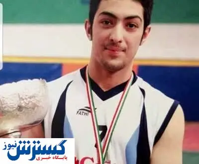 بازیگر معروف در تشییع جنازه آرمان عبدالعالی