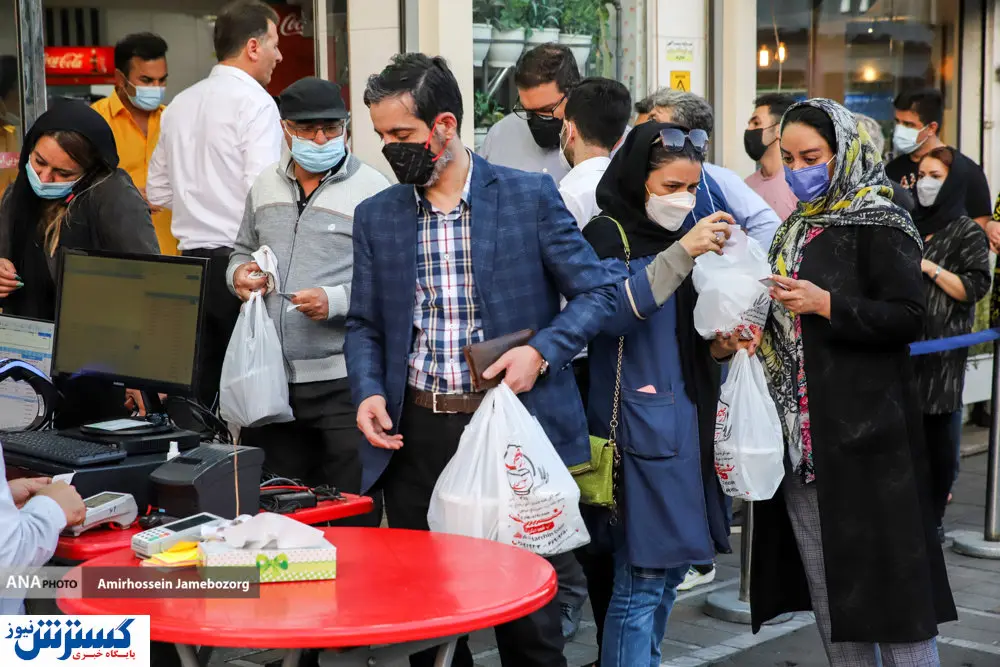 تصاویر/ اولین افطار از ماه ضیافت الهی