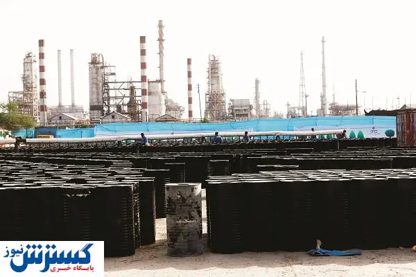 سایه طلای سیاه بر اقتصاد