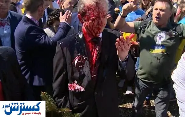 حمله به صورت سفیر روسیه در لهستان + عکس