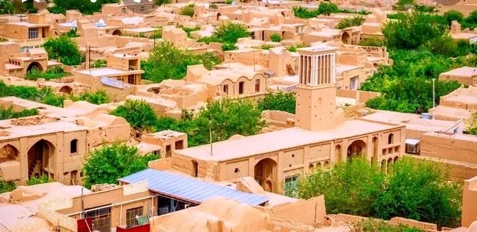 سفر به شهر بادگیرها چقدر آب میخورد؟