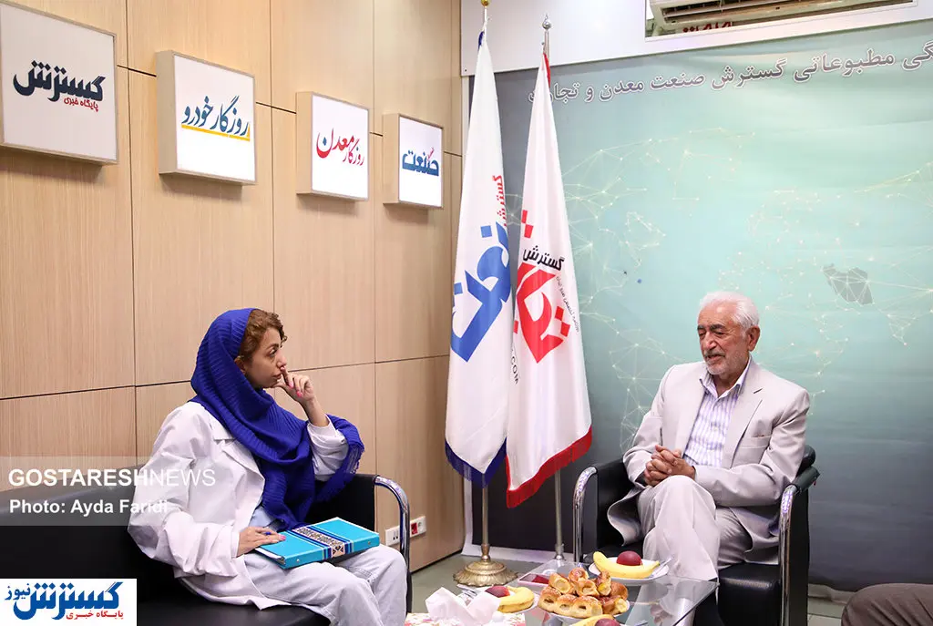 امام گفت غرضی هر پستی خواست بگیرد / نگذاشتند فرمانده سپاه شوم/ دولت خودش را گرفتار کوپن نکند