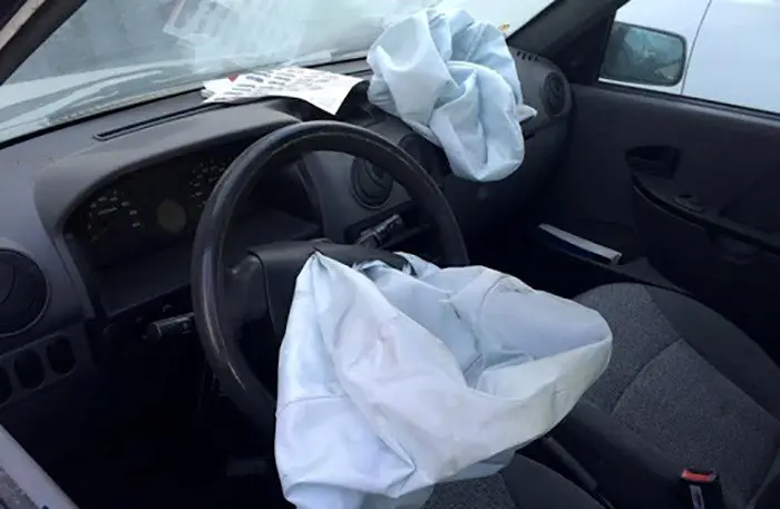 ایربگ پراید ۱.۵ میلیون ناقابل! / جان سرنشینان خودرو چقدر می‌ارزد؟