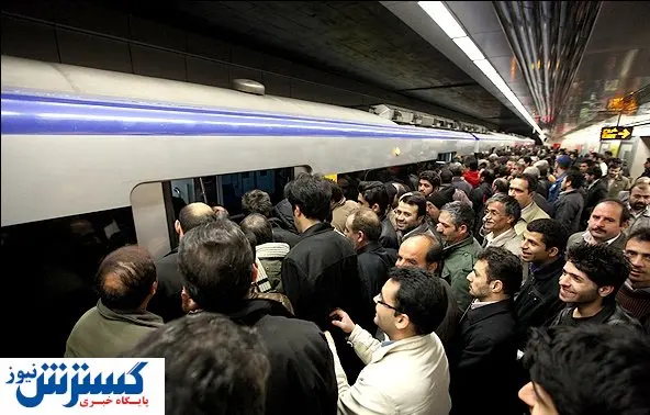 عدم نظارت، عامل هرج و مرج در مترو/ چرا برخی فرهنگ متروسواری ندارند