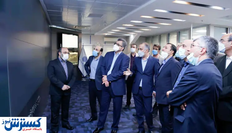 بازدید رئیسکل بانک مرکزی از شرکتهای گروه ملی