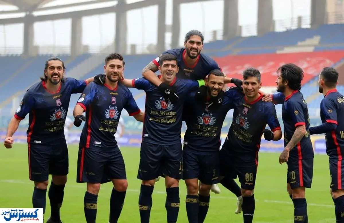 ستاره نساجی بازی با استقلال را از دست داد