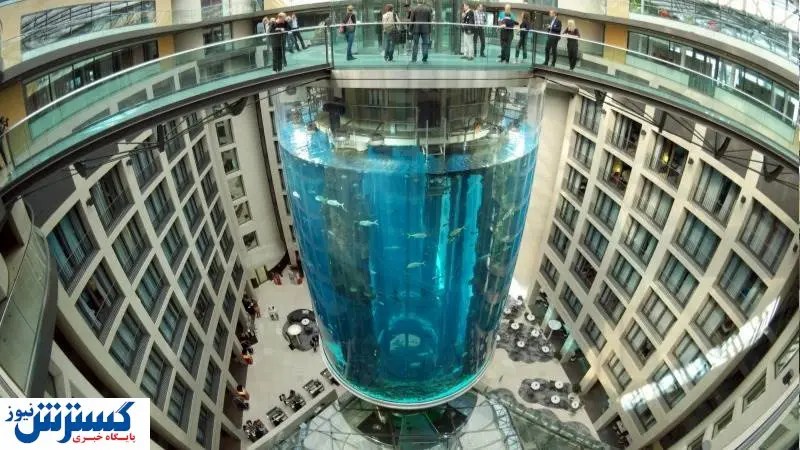 ترکیدن آکواریوم غول‌ پیکر / ۱۵۰۰ ماهی در خیابان! + عکس