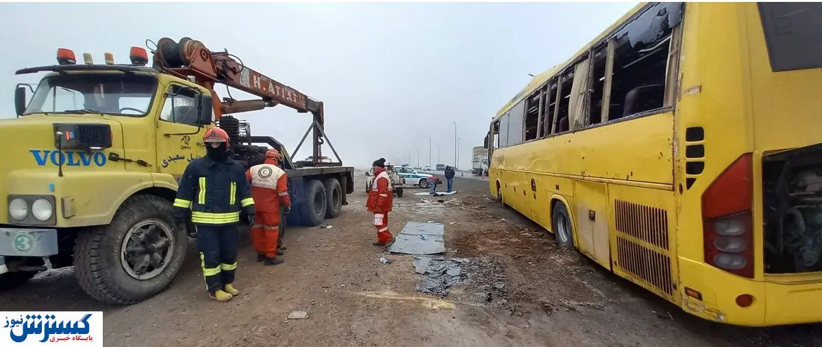 انحراف اتوبوس در تهران / ۱۴ نفر مصدوم شدند