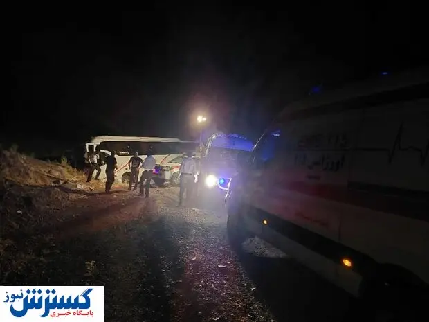 ۱۳ مصدوم در اثر انحراف اتوبوس