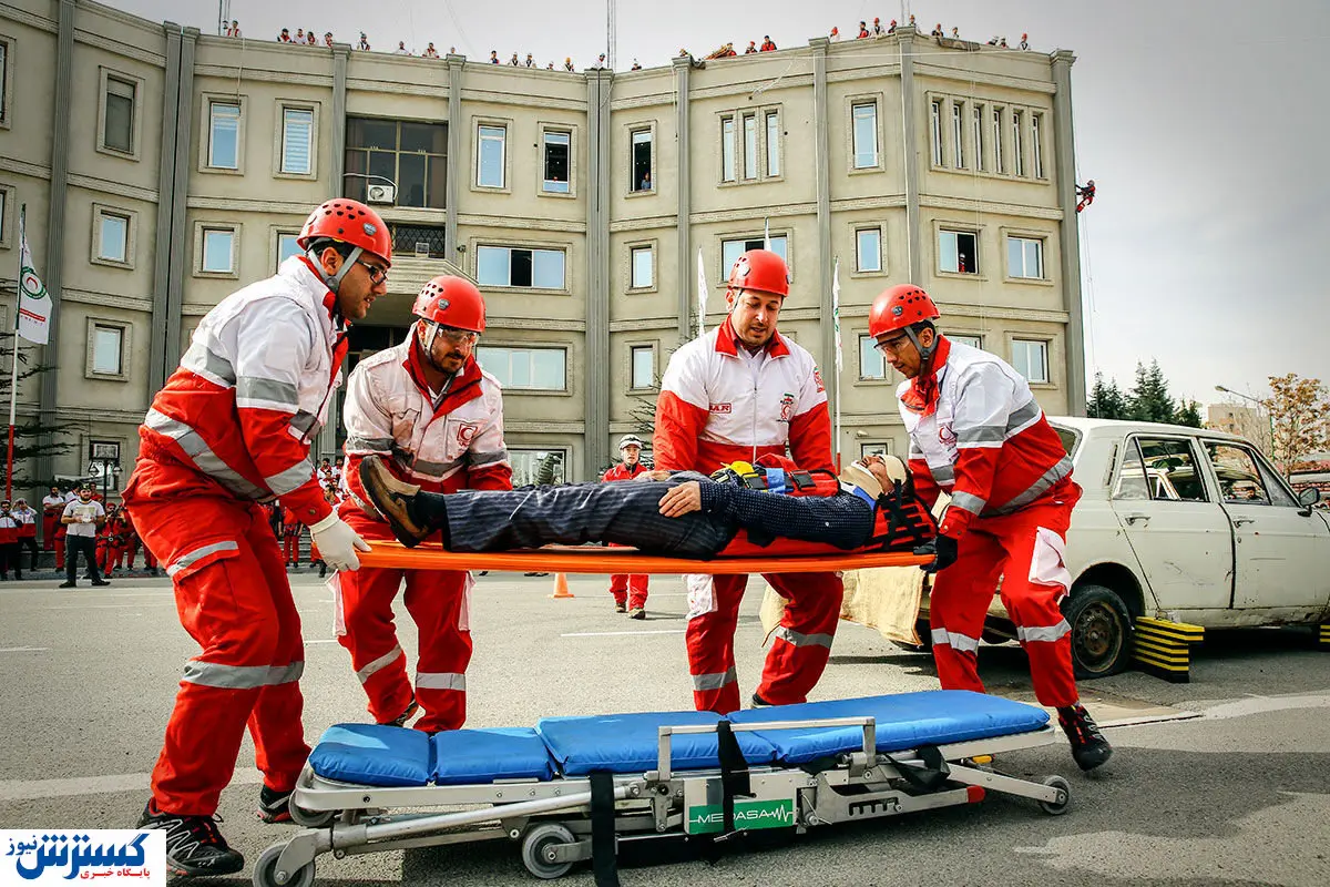 داوطلبان امداد در روزهای پر حادثه / بازنشستگی برای این افراد معنایی ندارد!