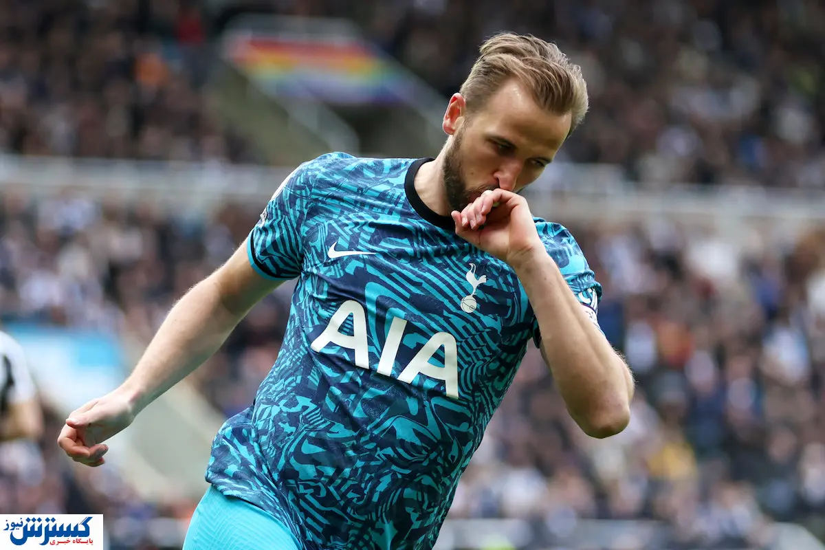 ماشین گلزنی در نزدیکی سرخپوشان