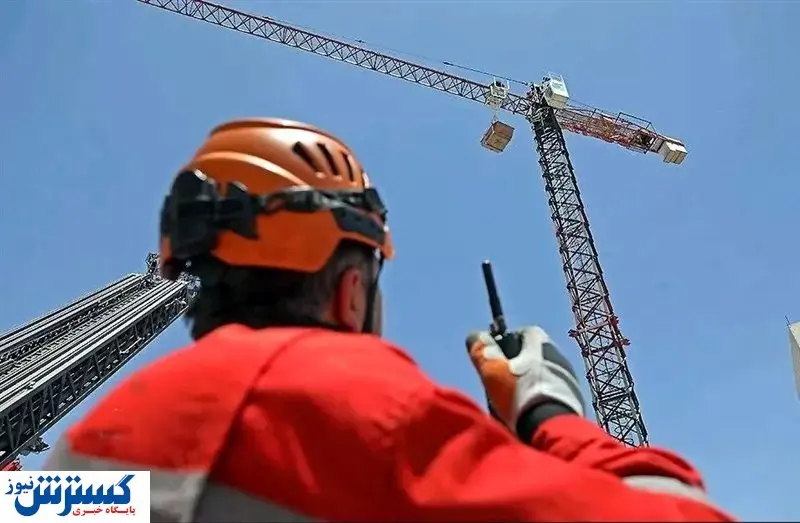 نجات مرد جوان بین زمین و هوا + تصاویر