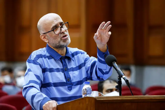 طبری به زندان برگشت