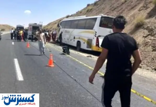 تصادف وحشتناک اتوبوس با کامیون در جاده اندیمشک