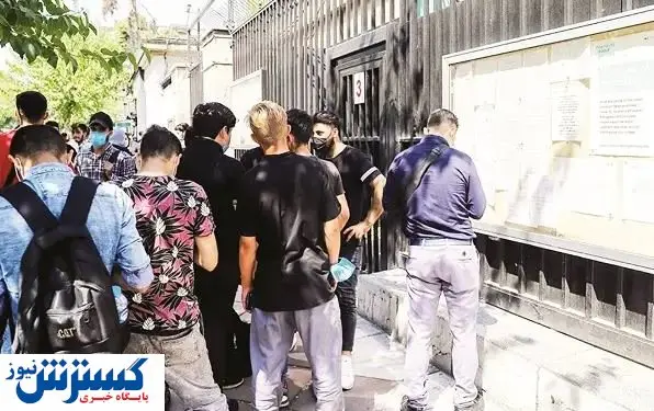 دلال بازی پشت درهای سفارت