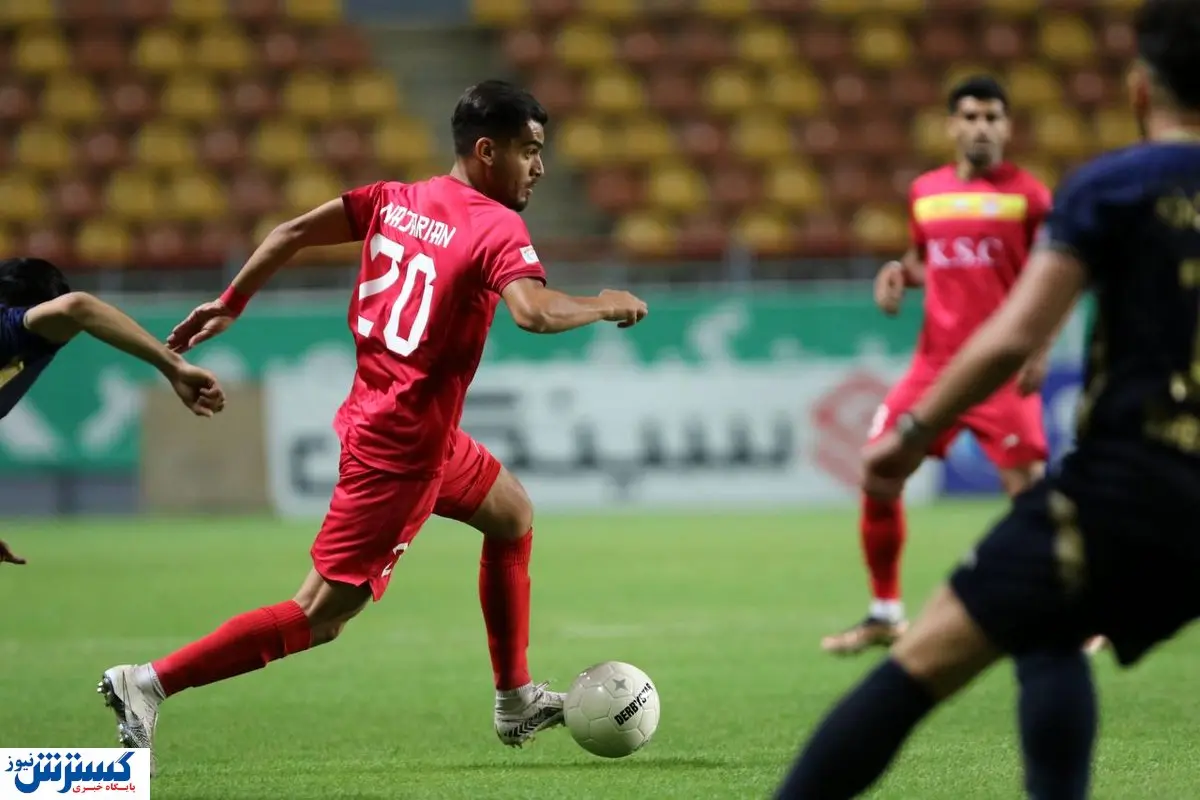 گل به خودی عجیب نجاریان در دقیقه ۶۷ (ذوب‌آهن ۳ - فولاد ۰) + ببینید