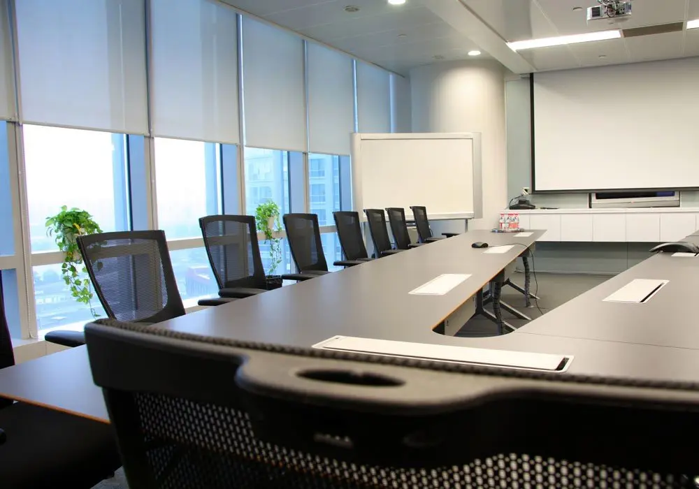 پرده اداری شیک و مدرن در فروشگاه آقای پرده