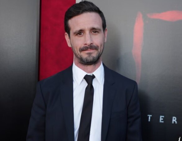 بازیگر مشهور به زندگی خود پایان داد