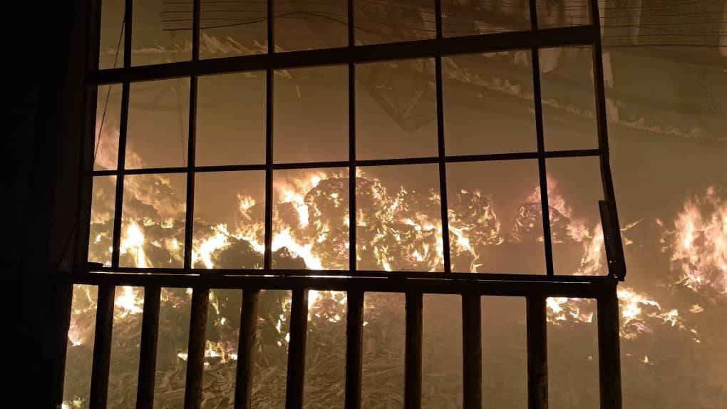 آتش سوزی گستره در جاده ورامین ؛ چه خبر شده ؟ + عکس