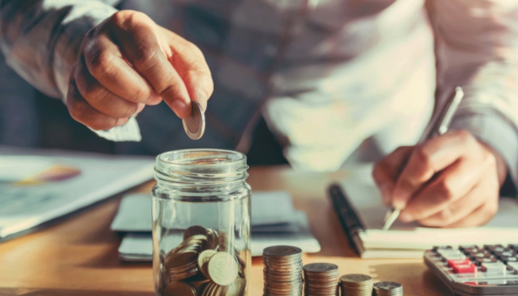 با حقوق ماهانه چطور سرمایهگذاری کنیم؟ با حقوق ماهانه چطور سرمایهگذاری کنیم؟