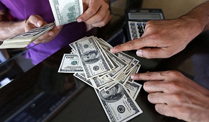 قیمت دلار امروز در بازار آزاد ریزشی شد + جدول ۱۴ دی