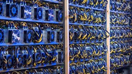 بهترین دستگاه‌های استخراج بیت‌کوین در سال ۲۰۲۵ معرفی شدند