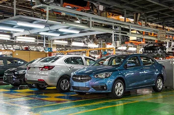 بازار خودرو به تب و تاب افتاد ؛ سایپا خریداران را غافلگیر کرد