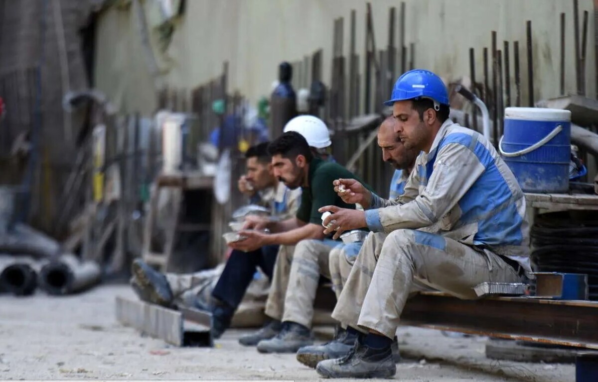 ارزش واقعی دستمزد کارگران؛ برنامه دولت برای ۱۴۰۵ چیست؟