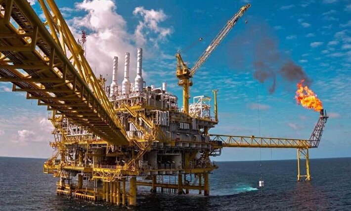 تعطیلی بازار و فشار پنهان ذخایر؛ نفت از سکه افتاد !