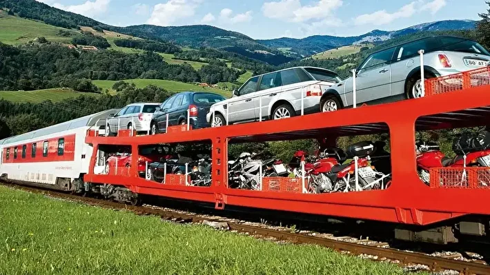 مسیر ریلی ممنوعه باز شد | محموله لوکس به تهران می‌رسد